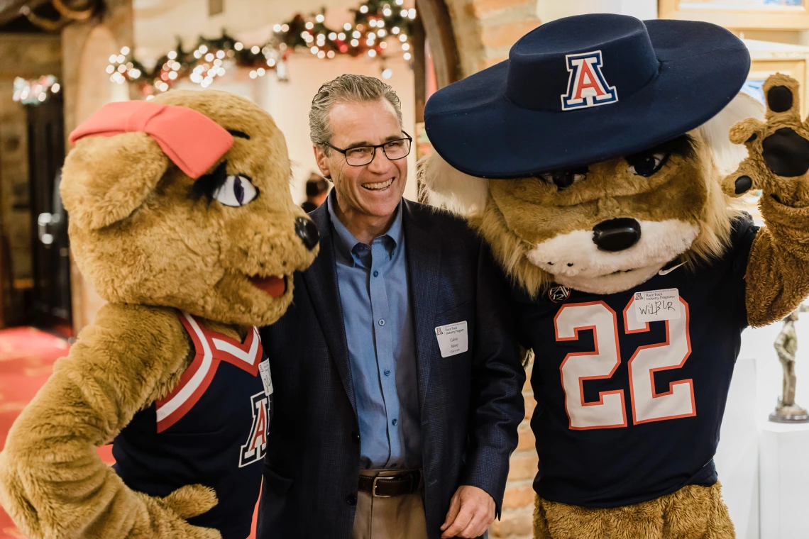 CALS alumni mingle at RTIP evening event at the Mountain Oyester Club in Tucson, Arizona. 