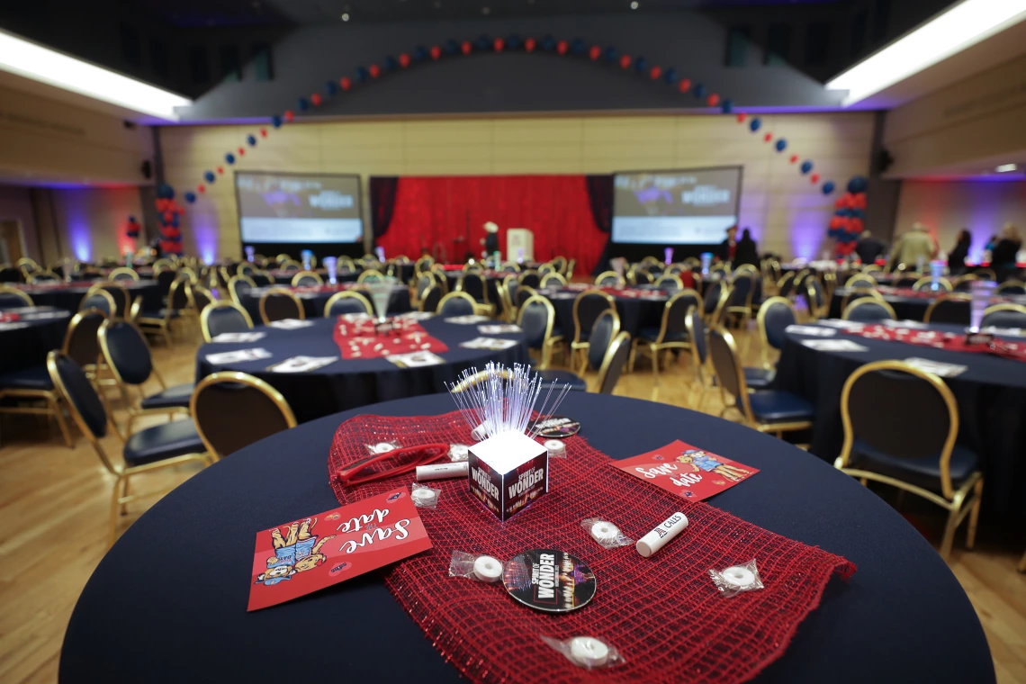 ballroom table decor